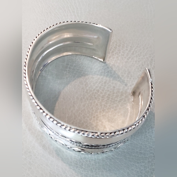 SOLD Silpada Sterling Silver Multi Pattern Wide Cuff B3424 - Picture 2 of 8